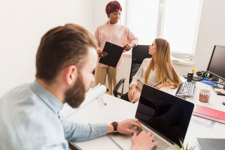 employee experience manager